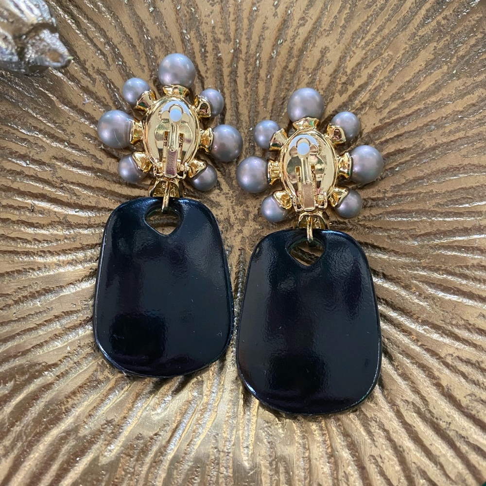 1 LEFT! Inventing Anna Pearly Earrings ✨ - Picture 5 of 8